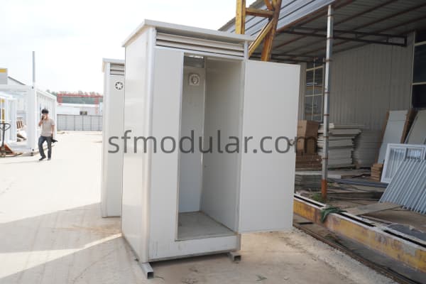 Prefab sanitary unit assembled in factory