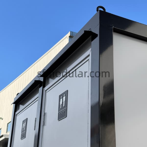 construction-site-portable-toilet-roof-and-frame-detail Roof and frame detail of construction site portable toilet with steel structure and exterior wall panel
