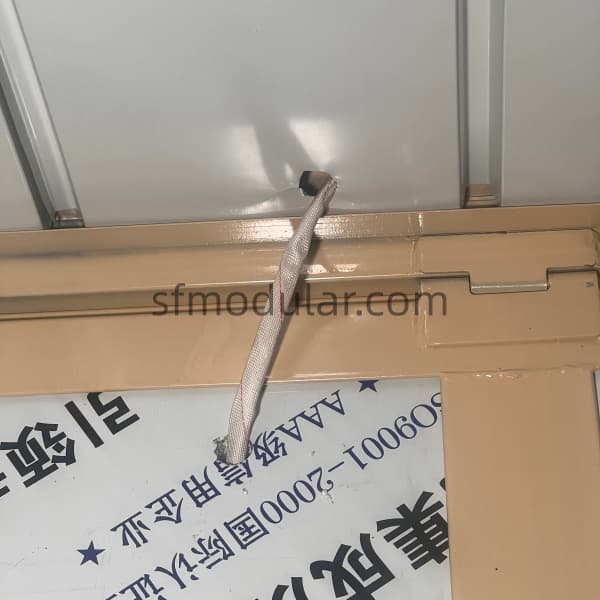 folding-container-house-ceiling-corner-detail
